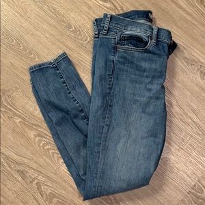 *LAST CALL* Dark wash Gap 30R True Skinny